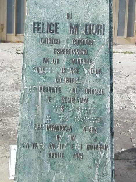 Felice Migliori's bust, Cosenza (9).jpeg